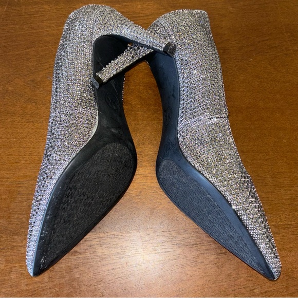 Size 7.5 Michael Kors Silver Alina Flex Crystal Embellishment Pumps, Rhinestone - Picture 12 of 17